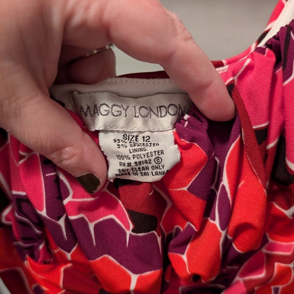 Maggy London 12 - Picture 3 of 4